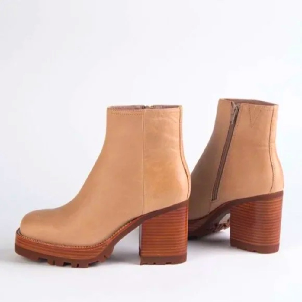 JEFFREY CAMPBELL Womens Size 9 Abundant Lug Boots 70s 90s Y2K Tan Platforms